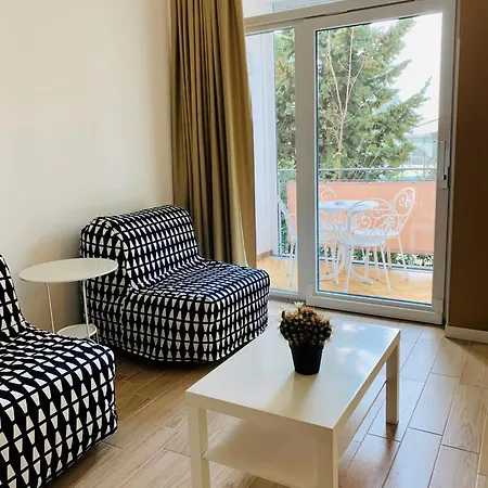 Front 2 Апартаменты *